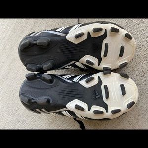 Adidas Soccer Shoes Boys Size 9 (worn once)!